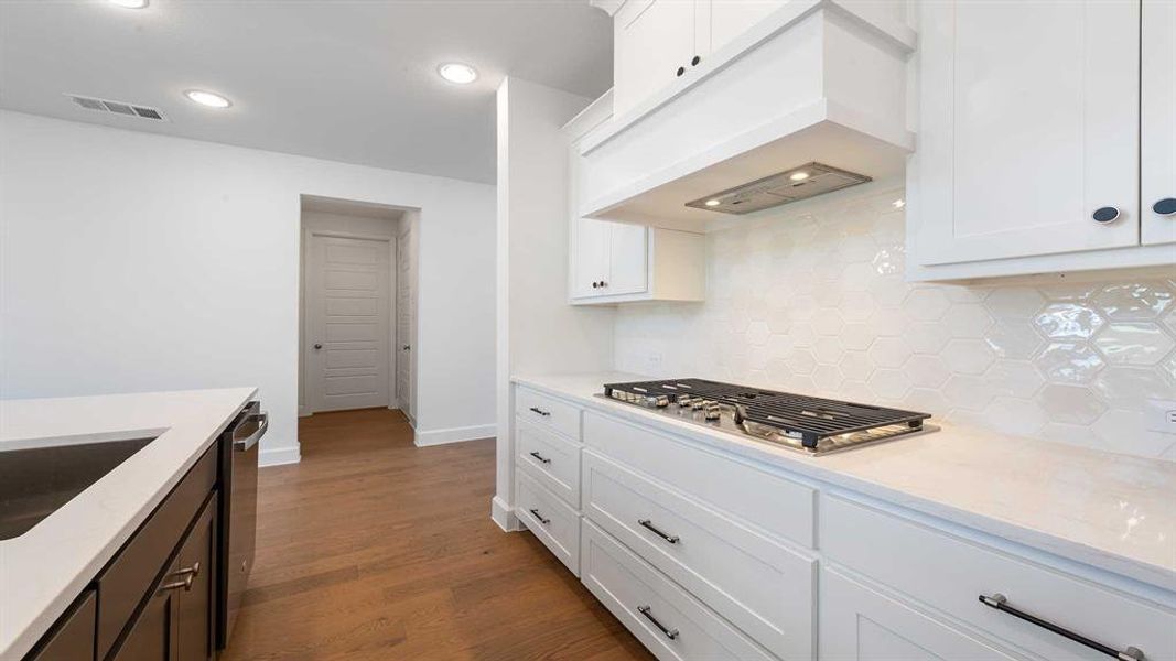 Furnished interior view inside a new home in Mosaic 50', Celina (Image 12).