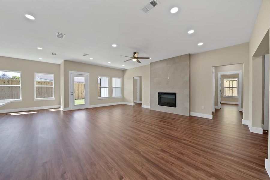 Spacious, unfurnished interior of a new home in , The Colony (Image 23).
