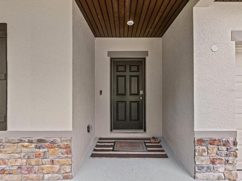 Exterior details and patio area of a home in Royal Highlands, Brooksville (Image 3).