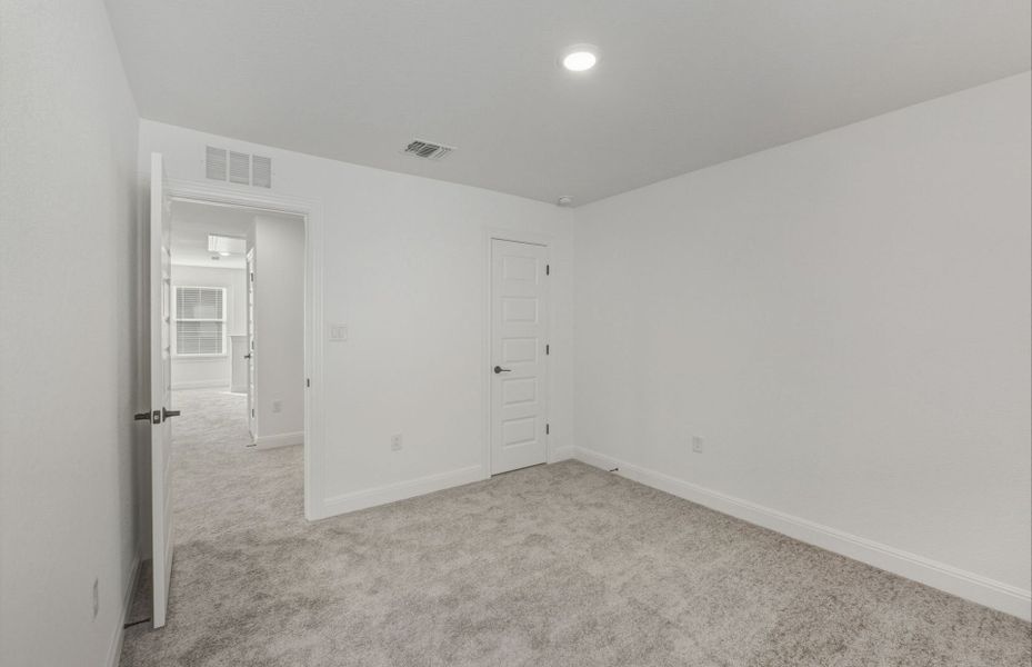 Spacious, unfurnished interior of a new home in Lagos, Manor (Image 14).