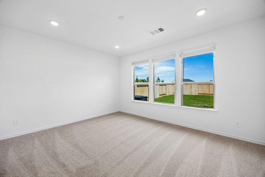 Spacious, unfurnished interior of a new home in Montgomery Bend, Montgomery (Image 23).