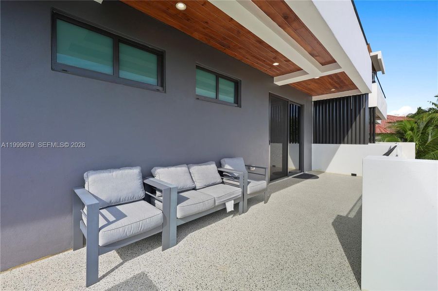 Exterior details and patio area of a home in , Fort Lauderdale (Image 26).