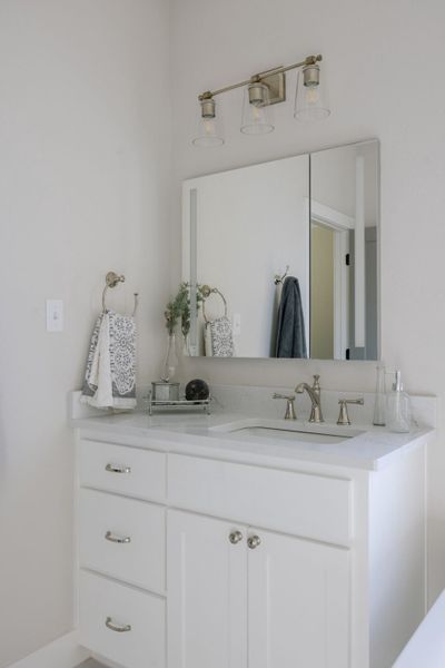 Representative furnished interior of a home built from the The Ellen II by Reece Homes in Greens Prairie Reserve, College Station (Image 24). Representative furnished interior of a home built from the The Ellen II by Reece Homes in Greens Prairie Reserve, College Station (Image 24).