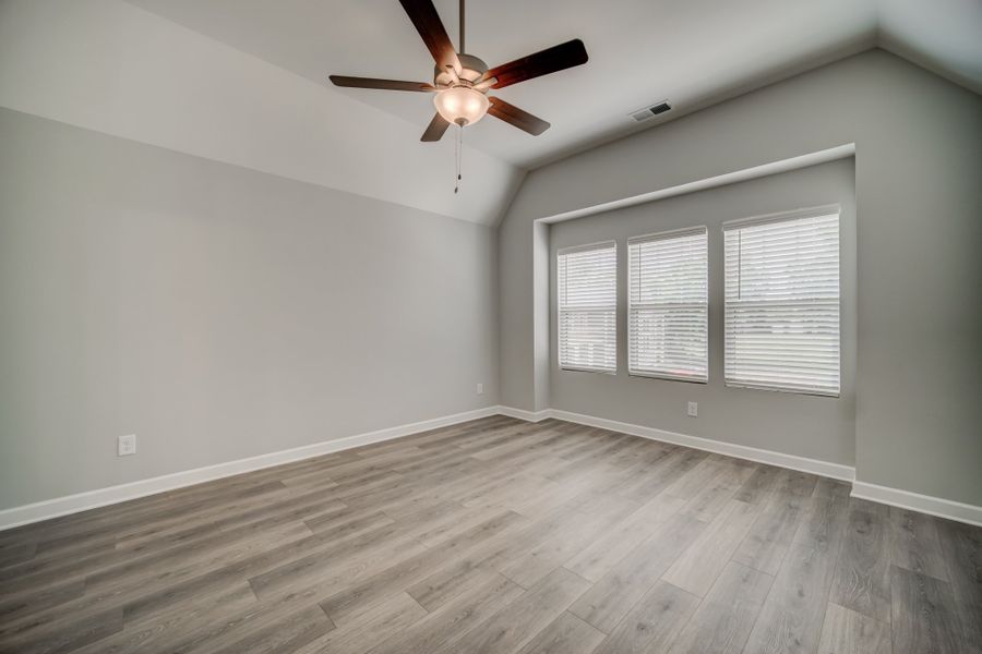 Representative unfurnished interior of a home built from the Draper by Parkside Builders in The Woods, Gallatin (Image 27).