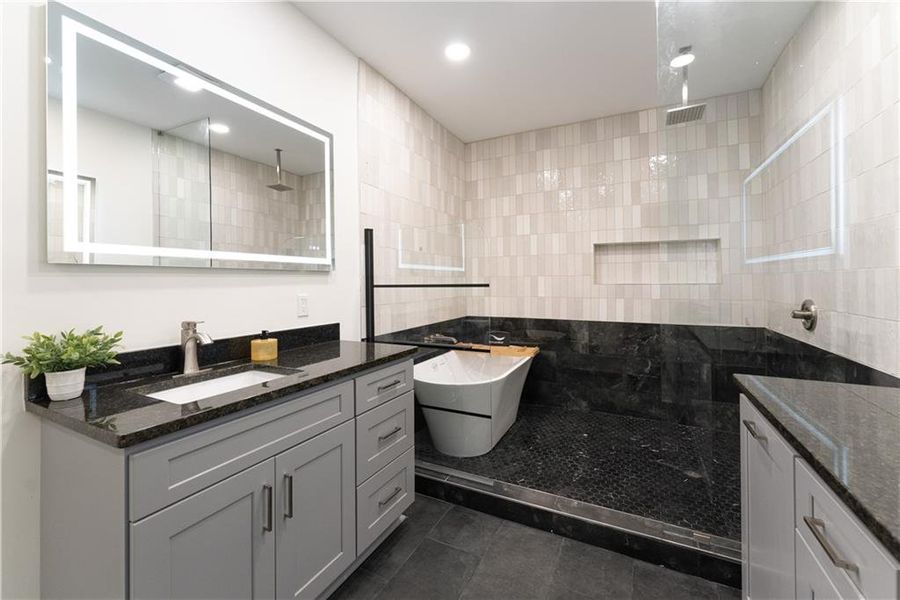 Furnished interior view inside a new home in , Gainesville (Image 39).