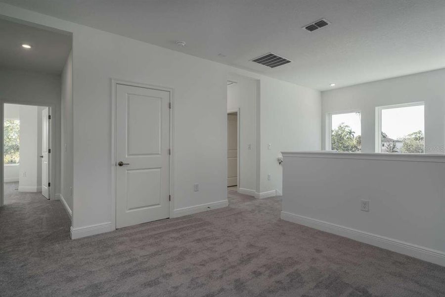 Spacious, unfurnished interior of a new home in , St. Petersburg (Image 23). Spacious, unfurnished interior of a new home in , St. Petersburg (Image 23).