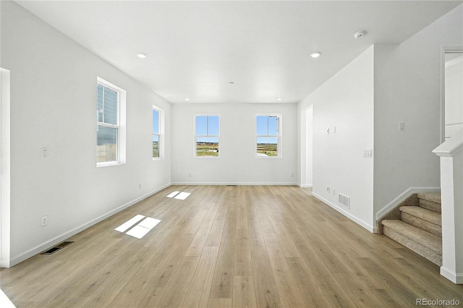 6581 E 148th Dr - Ready Now