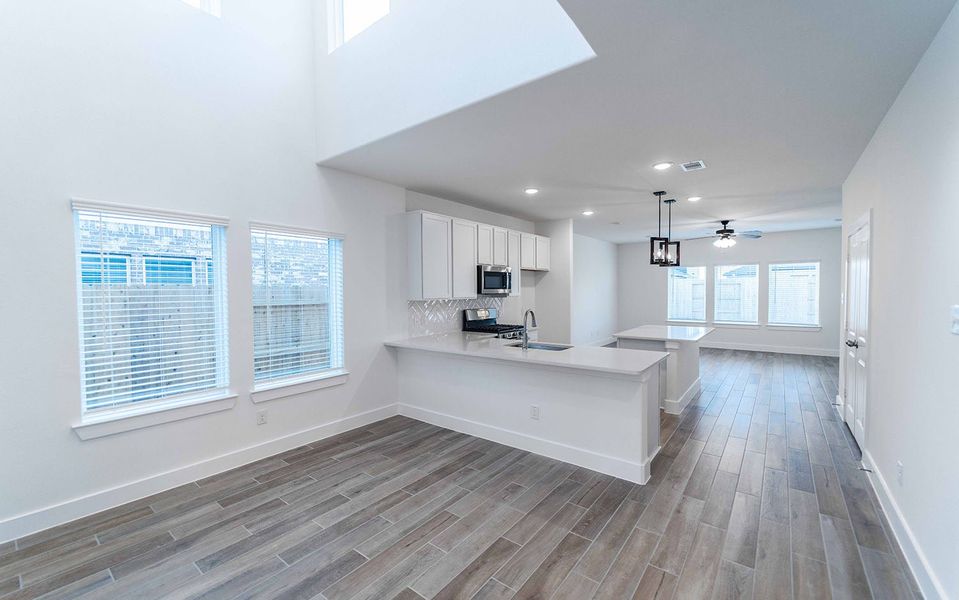 Furnished interior view inside a new home in River Ranch Meadows, Dayton (Image 4).