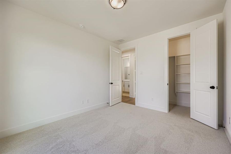 Spacious, unfurnished interior of a new home in M3 Ranch 60s, Mansfield (Image 24).