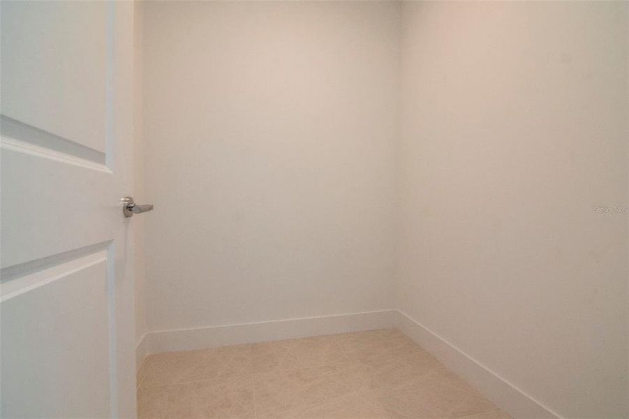Spacious, unfurnished interior of a new home in The Ritz-Carlton Residences, Tampa (Image 59). Spacious, unfurnished interior of a new home in The Ritz-Carlton Residences, Tampa (Image 59).