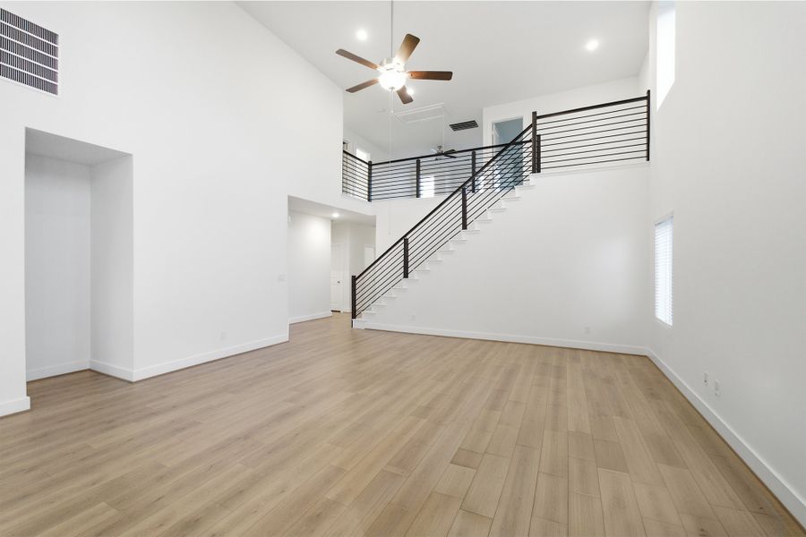 Spacious, unfurnished interior of a new home in Hunters Glen, Jarrell (Image 25).