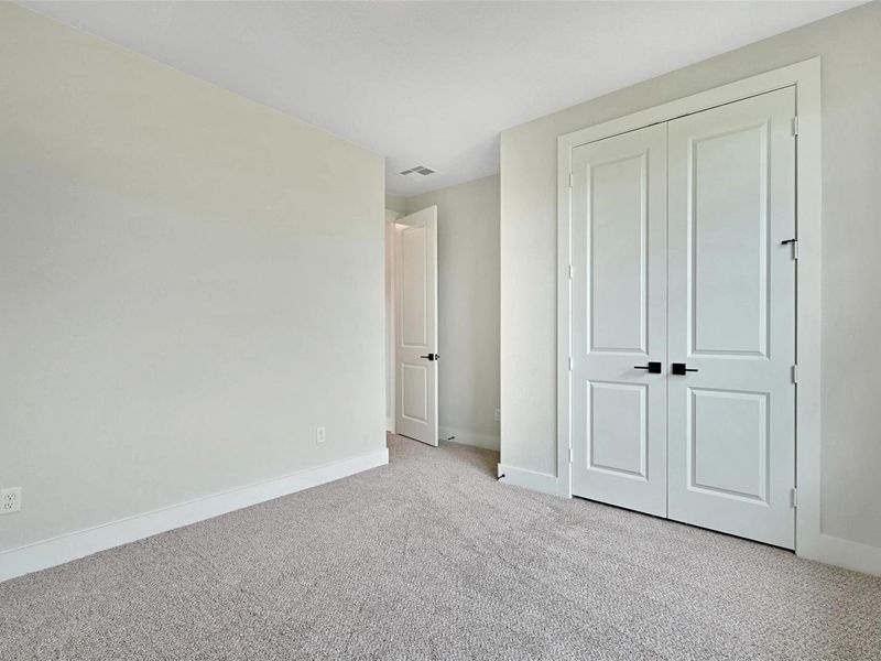 Spacious, unfurnished interior of a new home in Lago Mar, Texas City (Image 35).