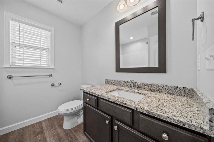 Furnished interior view inside a new home in Mills Gin, Campobello (Image 9).