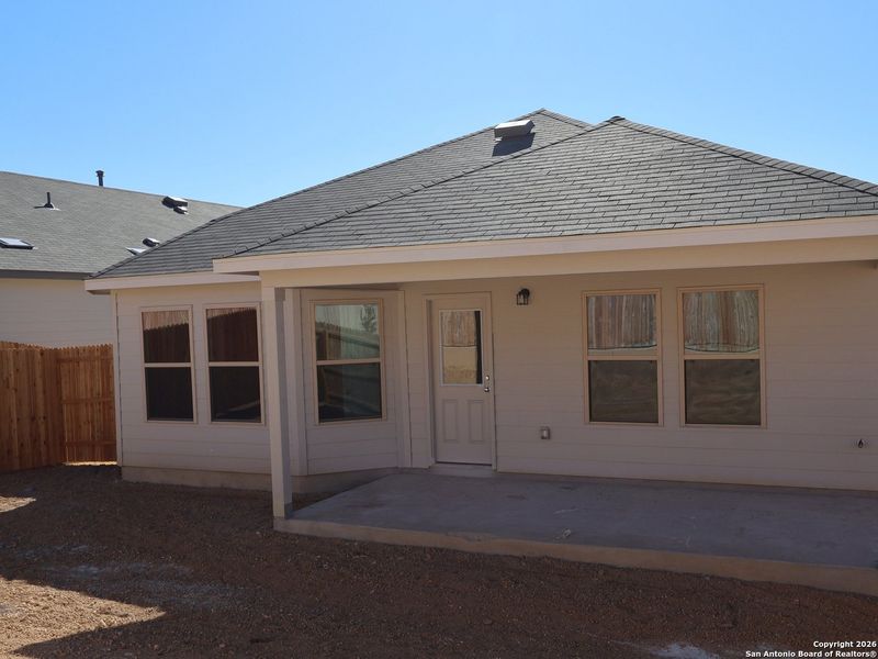 Exterior details and patio area of a home in Hunters Ranch, San Antonio (Image 19).