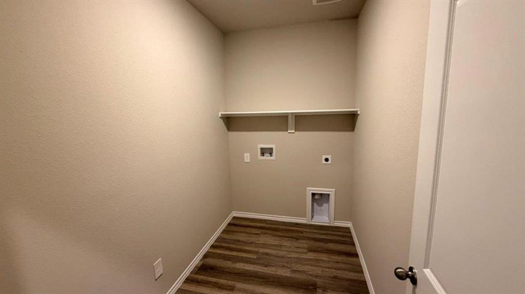 Spacious, unfurnished interior of a new home in Rosewood at Beltmill, Fort Worth (Image 12). Spacious, unfurnished interior of a new home in Rosewood at Beltmill, Fort Worth (Image 12).