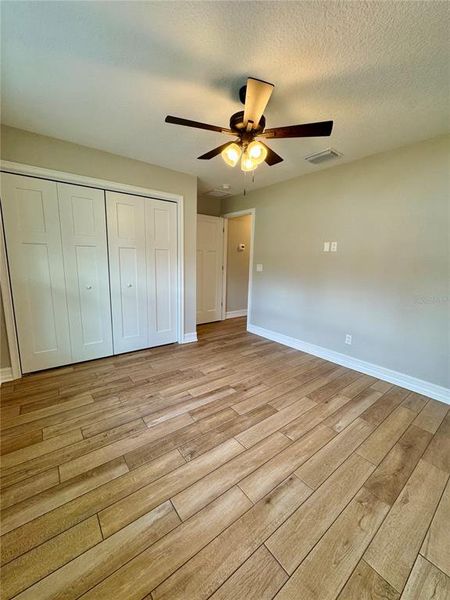 Spacious, unfurnished interior of a new home in , Dunnellon (Image 22).