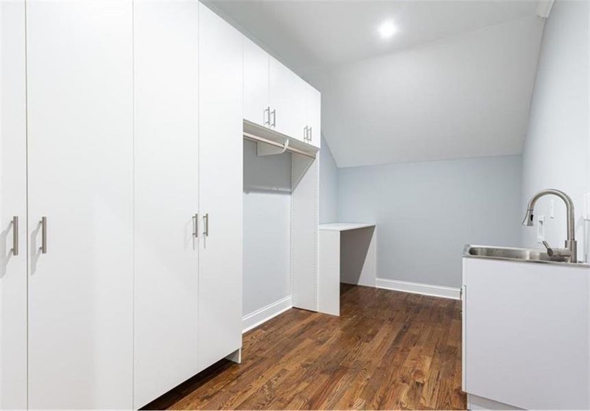 Spacious, unfurnished interior of a new home in , Atlanta (Image 19).