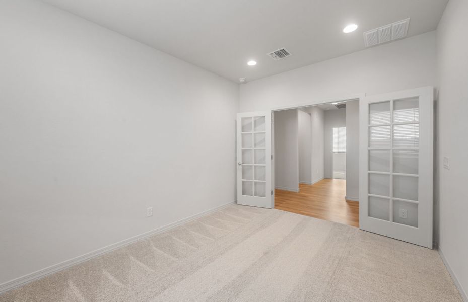 Spacious, unfurnished interior of a new home in Alamar, Avondale (Image 17). Spacious, unfurnished interior of a new home in Alamar, Avondale (Image 17).