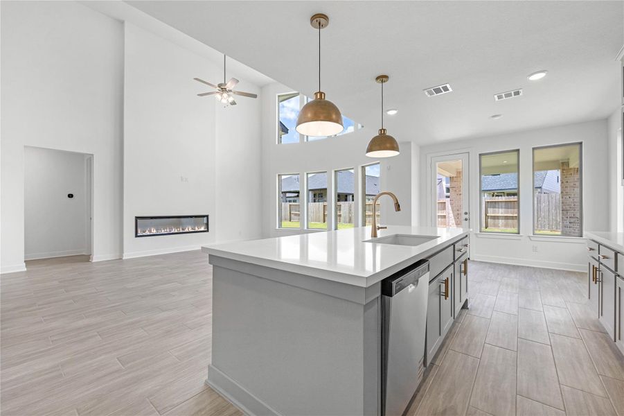 Representative image. Features, specifications, selections and colors may vary. Representative image. Features, specifications, selections and colors may vary.