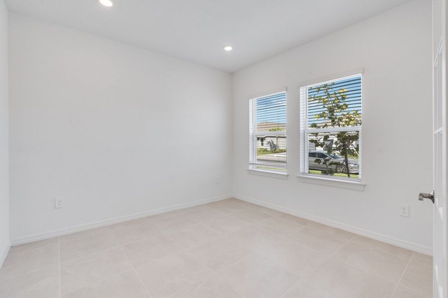 Representative unfurnished interior of a home built from the Maui by Taylor Morrison in Palms at Coasterra, Palmetto (Image 22). Representative unfurnished interior of a home built from the Maui by Taylor Morrison in Palms at Coasterra, Palmetto (Image 22).