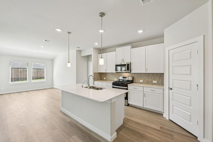 Photo is not of the actual home, but is an inspirational photo of builder’s model home and may depict options, furnishings, and/or decorator features that are not included Photo is not of the actual home, but is an inspirational photo of builder’s model home and may depict options, furnishings, and/or decorator features that are not included