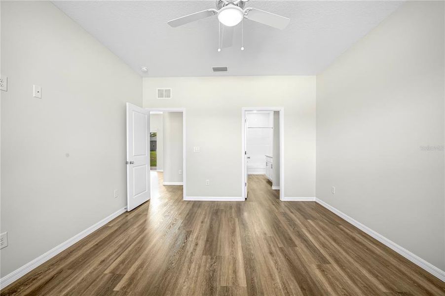Spacious, unfurnished interior of a new home in , Brooksville (Image 17).
