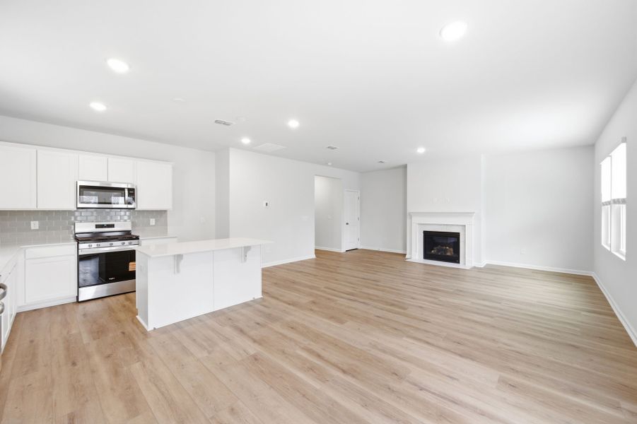 Spacious, unfurnished interior of a new home in Grand Arbor, Blythewood (Image 28).