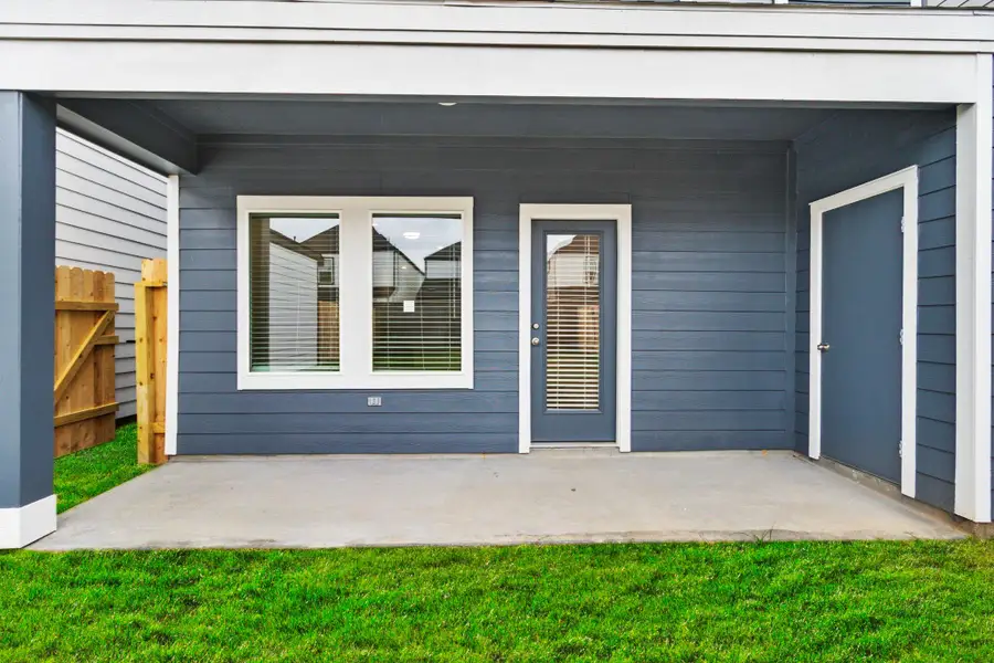 Exterior details and patio area of a home in Grand West, Houston (Image 4).