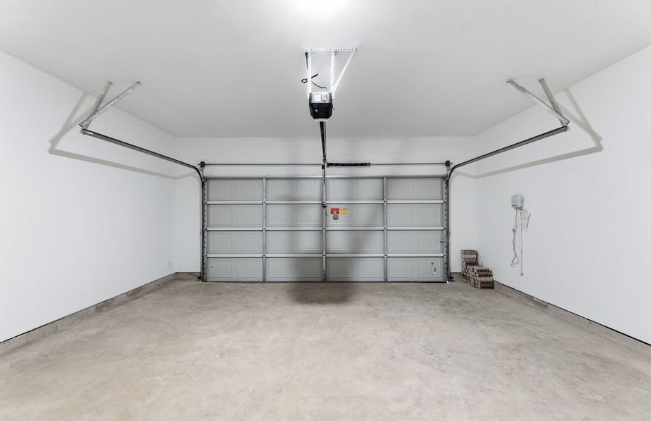 Spacious, unfurnished interior of a new home in Crosswinds, Kyle (Image 42). Spacious, unfurnished interior of a new home in Crosswinds, Kyle (Image 42).