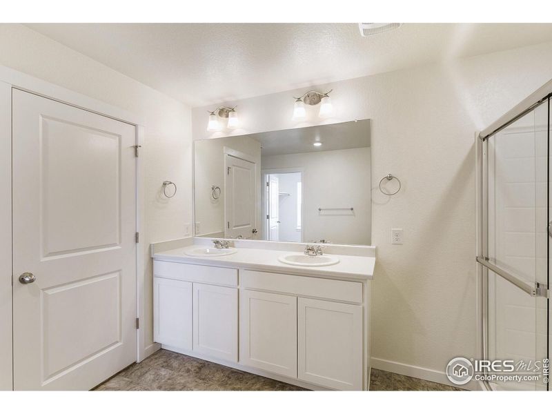 Furnished interior view inside a new home in Tailholt, Severance (Image 6).