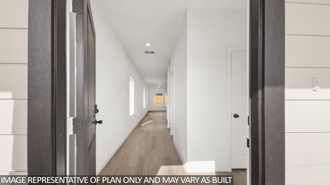 Spacious, unfurnished interior of a new home in Venetian Pines, Conroe (Image 9).