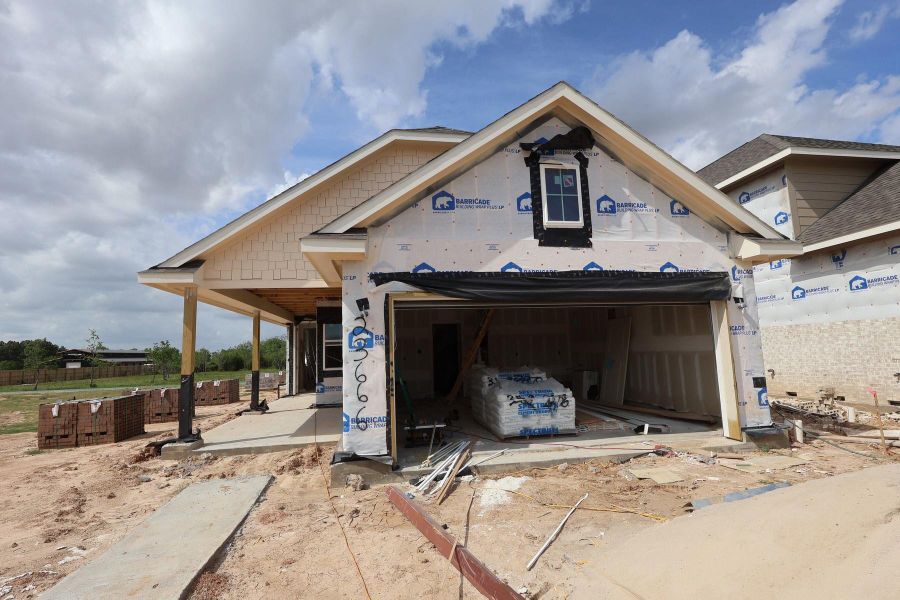 One story home with 3 beds, 2 baths, and 2 car garage.
