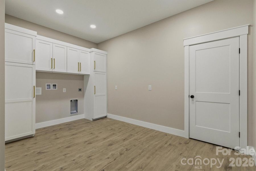 Spacious, unfurnished interior of a new home in , Valdese (Image 26).