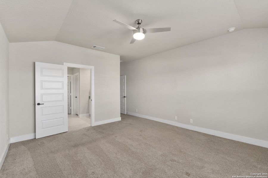 Spacious, unfurnished interior of a new home in Brookstone Creek, San Antonio (Image 22). Spacious, unfurnished interior of a new home in Brookstone Creek, San Antonio (Image 22).