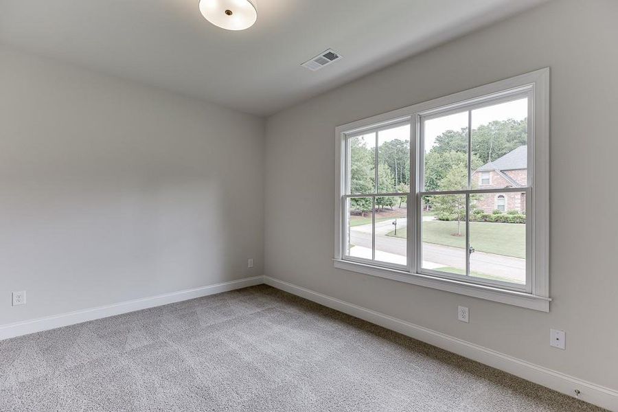 Spacious, unfurnished interior of a new home in , Bishop (Image 34).