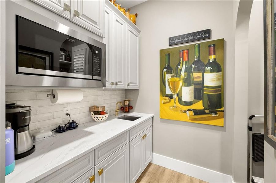 Furnished interior view inside a new home in , Jefferson (Image 19).
