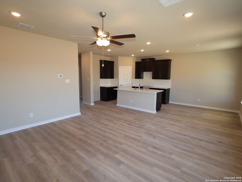 Spacious, unfurnished interior of a new home in Winding Brook, San Antonio (Image 14).