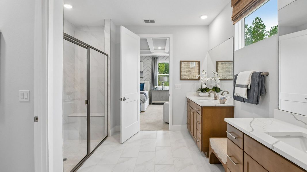 Primary En Suite Bath in the Marigold Floor Plan at Haven at Diamond Springs