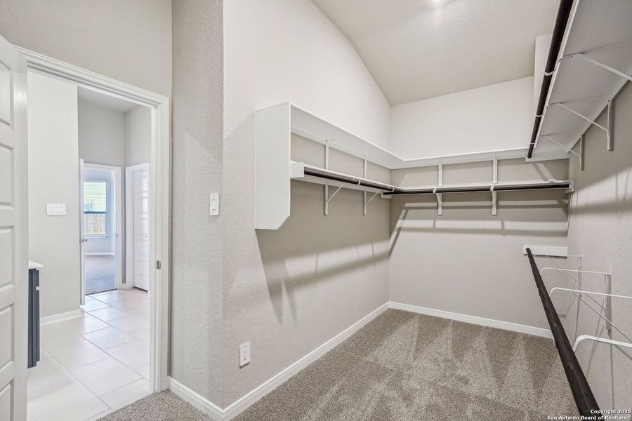 Spacious, unfurnished interior of a new home in Carmel Ranch, Schertz (Image 45).