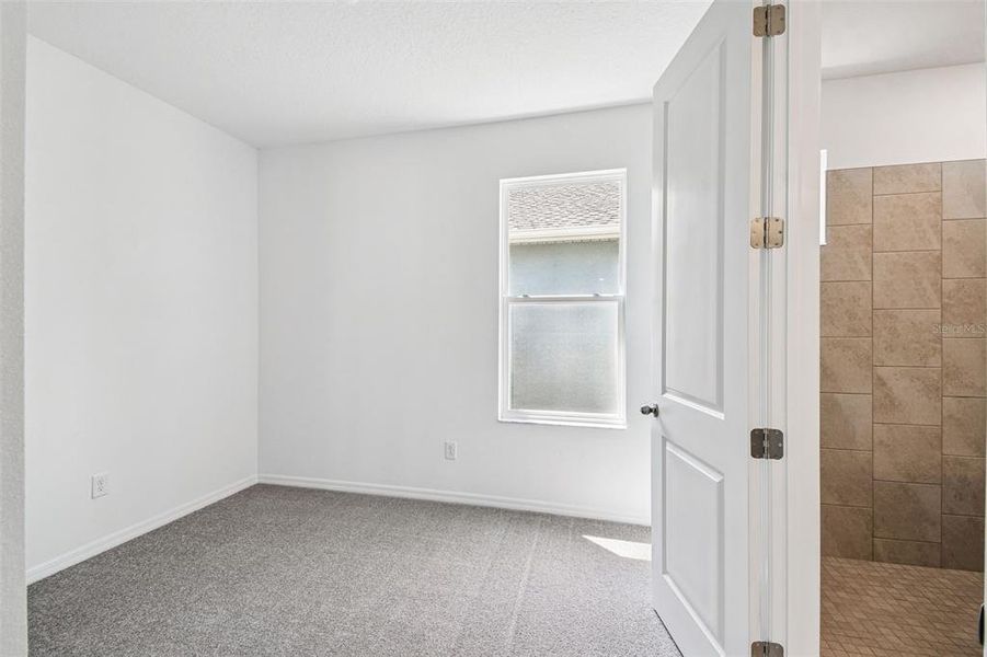 Spacious, unfurnished interior of a new home in Cascades at Southern Hills, Brooksville (Image 39).