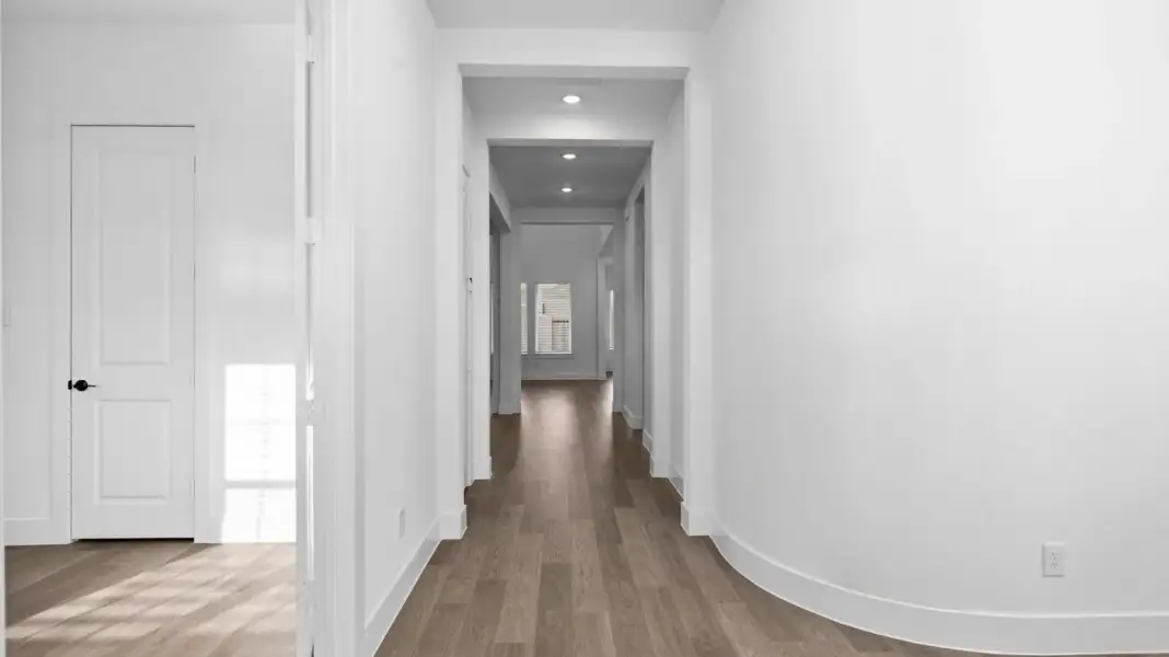 Spacious, unfurnished interior of a new home in Lago Mar 60' Homesites, Texas City (Image 21). Spacious, unfurnished interior of a new home in Lago Mar 60' Homesites, Texas City (Image 21).