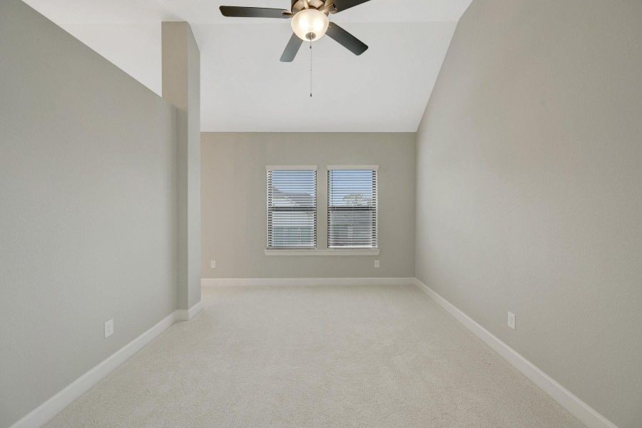 Spacious, unfurnished interior of a new home in Riceland - Enclave Row Collection, Mont Belvieu (Image 19).