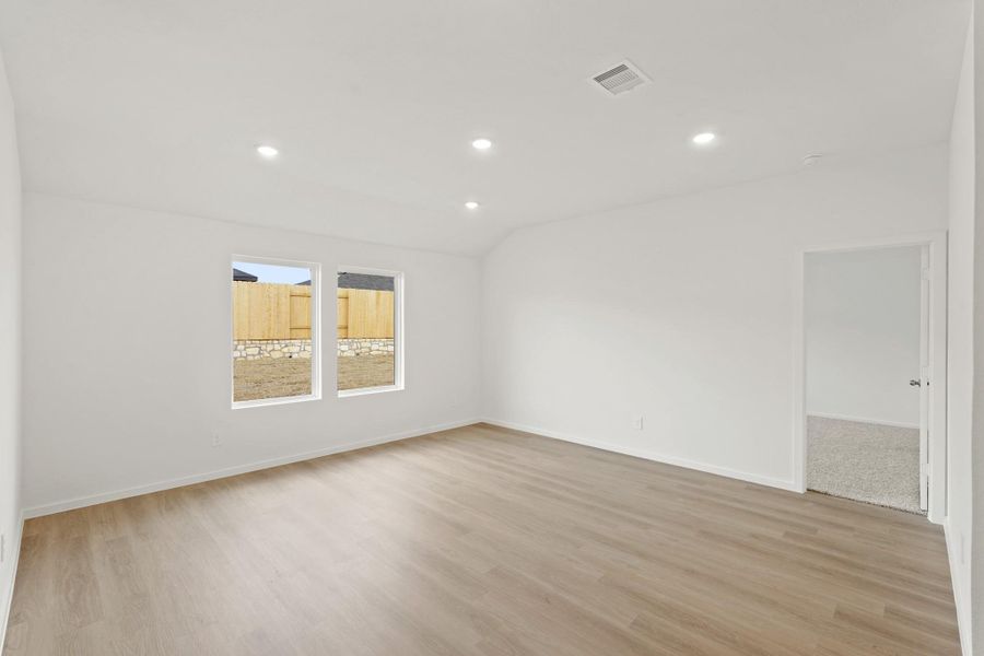 Spacious, unfurnished interior of a new home in Grand Pines, Magnolia (Image 9).