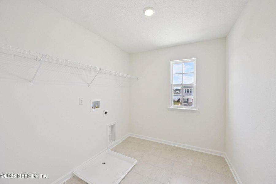 Spacious, unfurnished interior of a new home in Panther Creek, Jacksonville (Image 33).