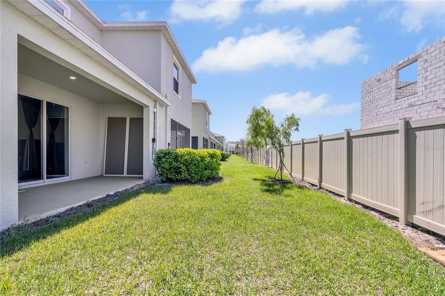 Exterior details and patio area of a home in , Land O' Lakes (Image 4).