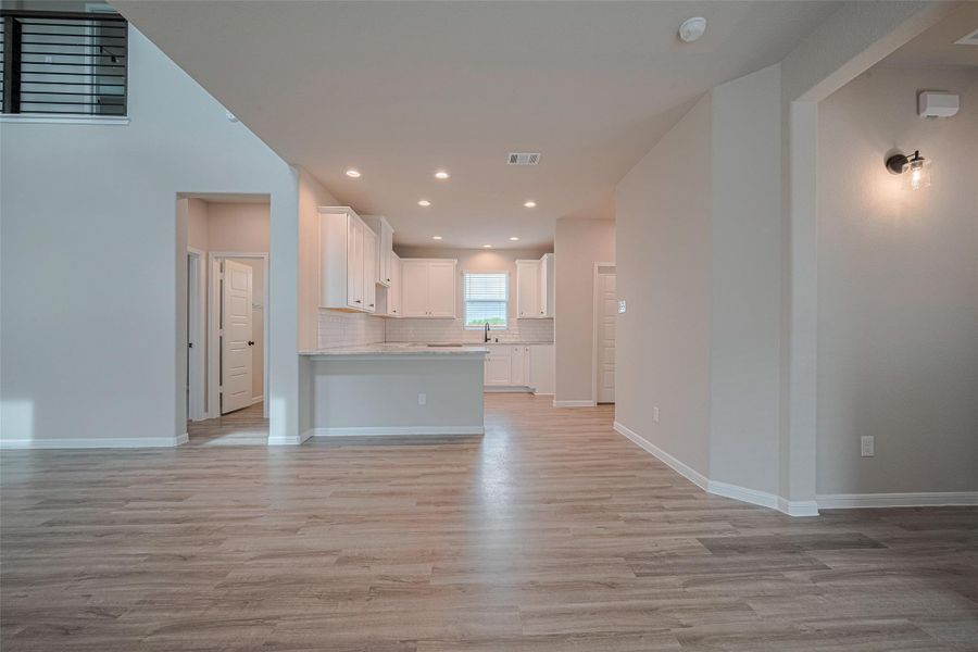 Spacious, unfurnished interior of a new home in La Segarra, Brookshire (Image 32).