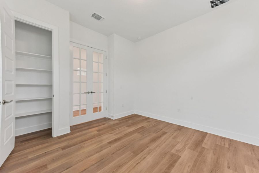Spacious, unfurnished interior of a new home in Easton Park, Austin (Image 17).