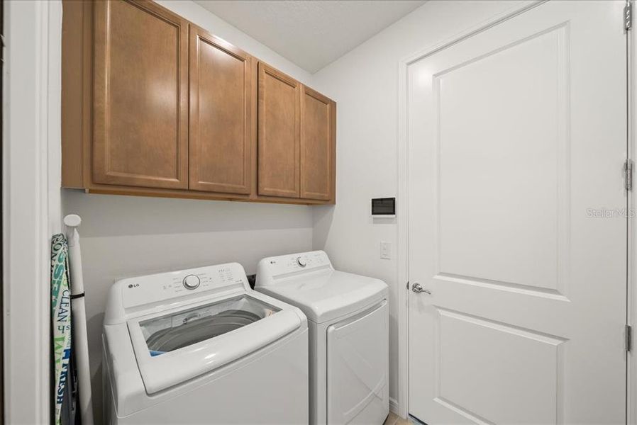 Furnished interior view inside a new home in Del Webb BayView, Parrish (Image 13). Furnished interior view inside a new home in Del Webb BayView, Parrish (Image 13).