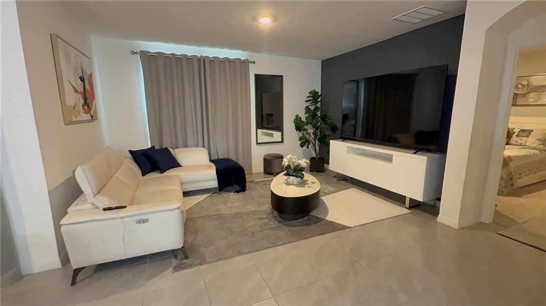 Furnished interior view inside a new home in , Kissimmee (Image 14).