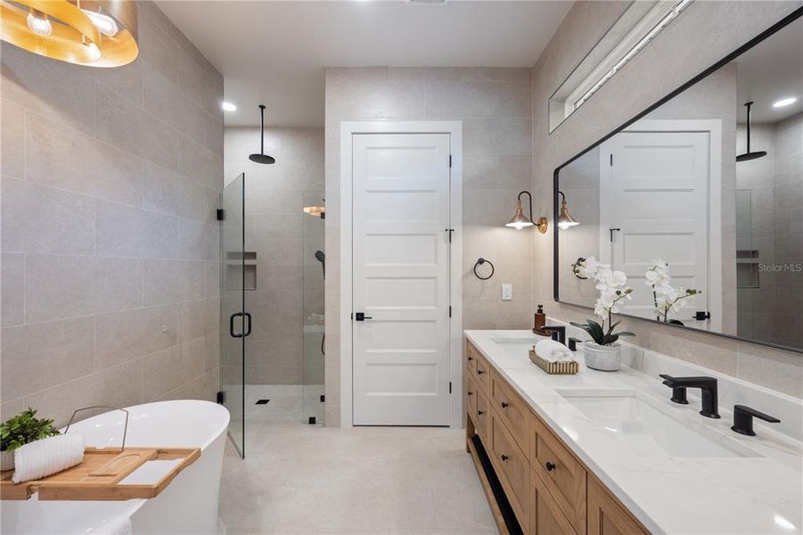 Furnished interior view inside a new home in , Winter Park (Image 14).